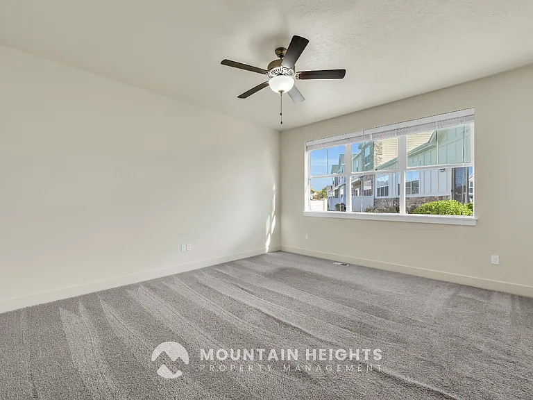 607 E Sawback Ln — Photo 6