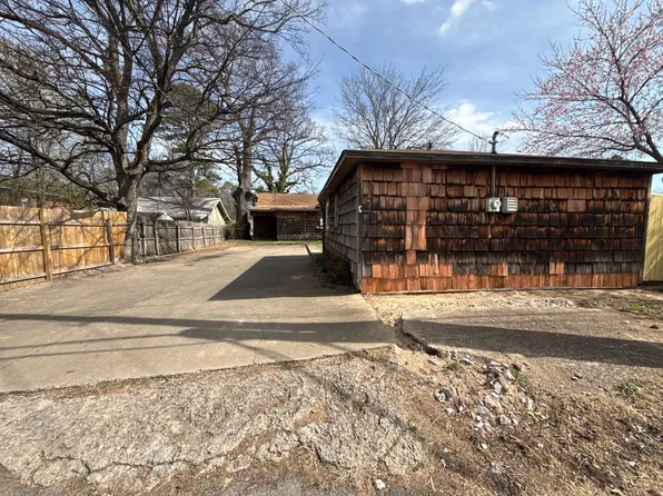 1018 S 16th St, Fort Smith, AR 72901