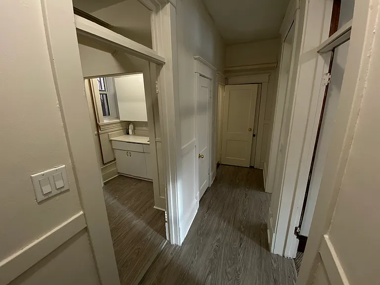 915 Corydon Ave — Photo 10
