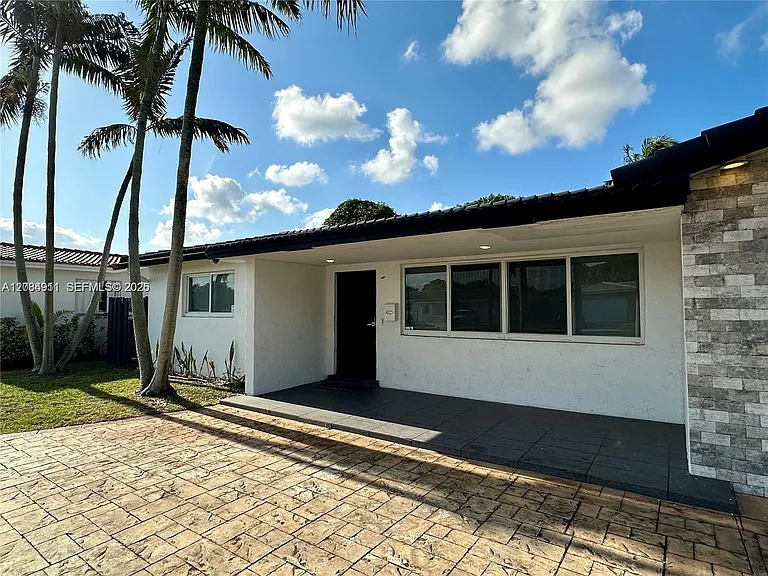 5424 Garfield St — Photo 3