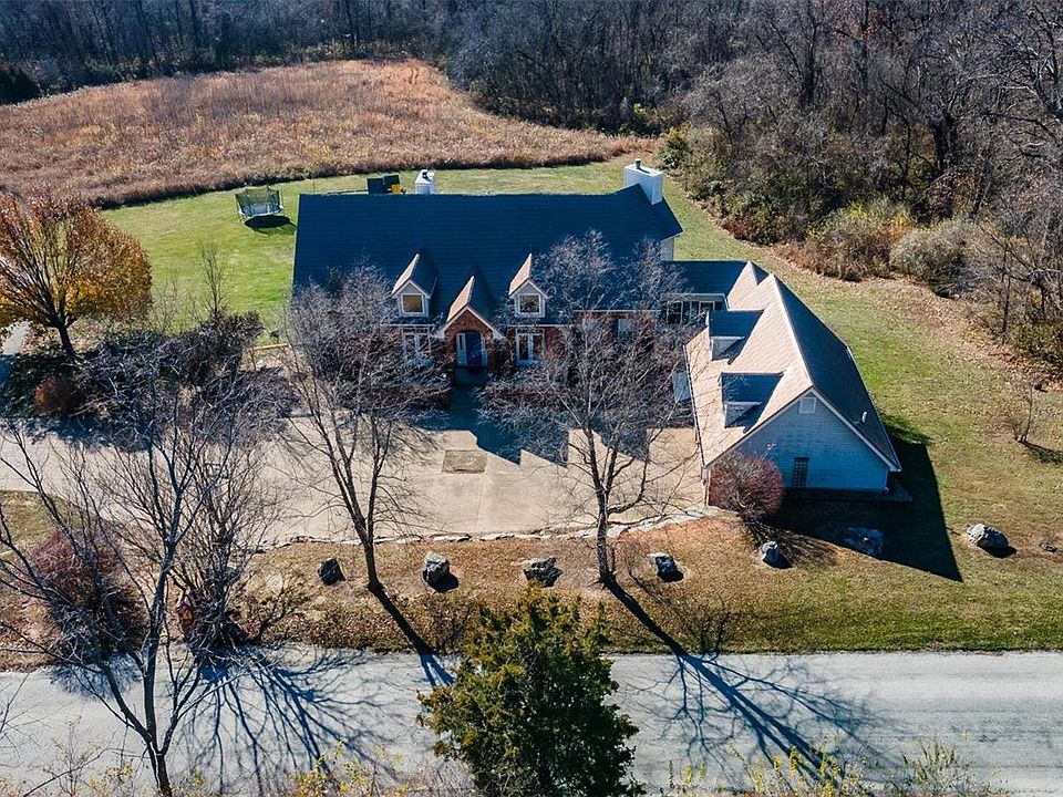 2 Golden Eagle Dr, Golden Eagle, IL 62036 MLS 23073011 Zillow