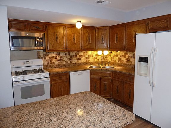 2nd image of 4535 N Milwaukee Ave APT 1B