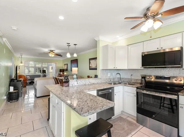6300 S Pointe Blvd APT 205, Fort Myers, FL 33919