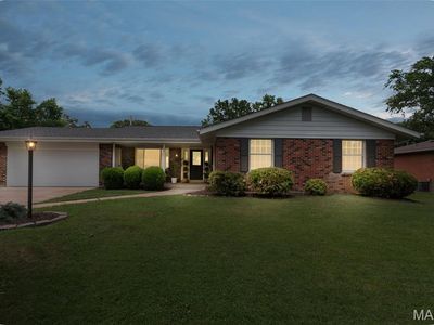 5809 Pebble Oak Dr, Saint Louis, MO, 63128