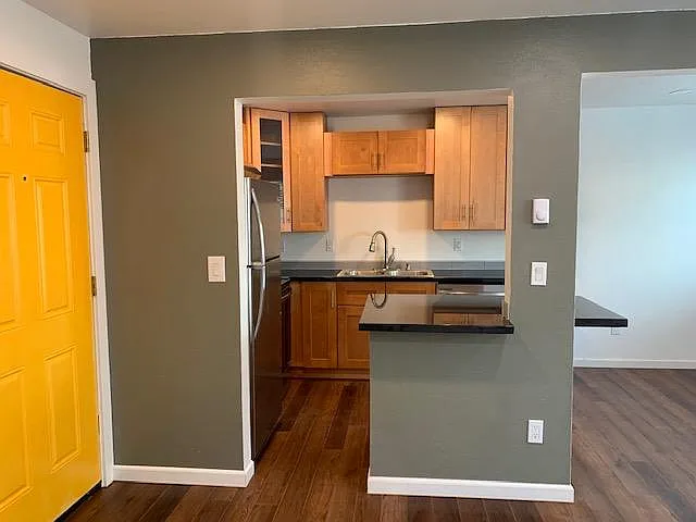 14314 32nd Ave NE — Photo 3