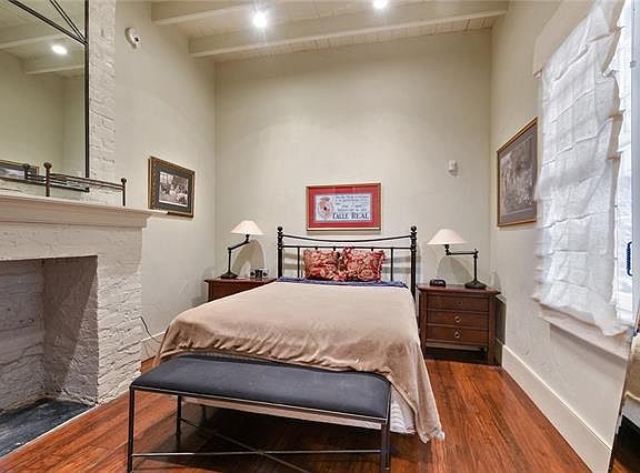 5th image of 731 Saint Ann St