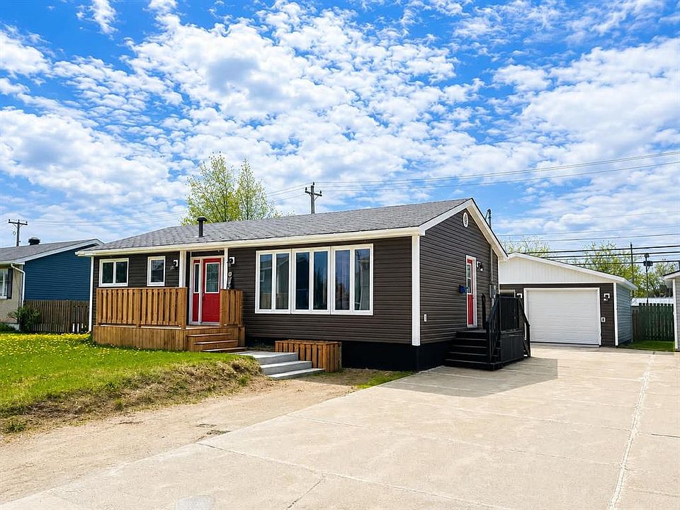 1st image of 729 Tamarack Drive