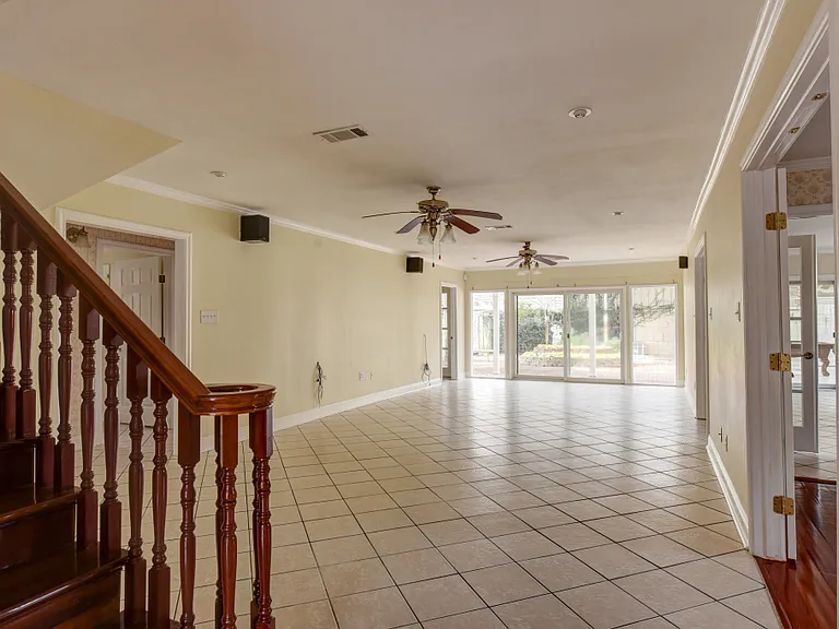 Den/Living Room