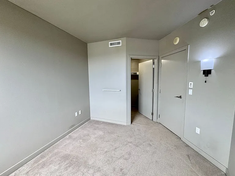 10650 NE 9th Pl #1524 — Photo 9