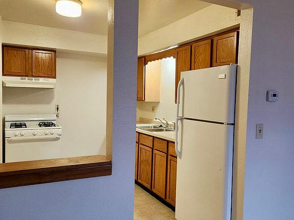 3rd image of 1306 N Washington St #3