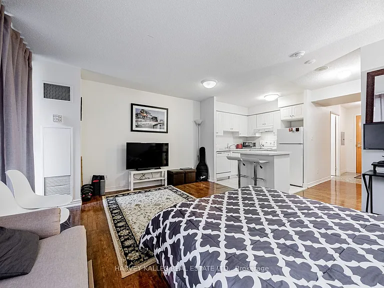 43 Eglinton Ave E #1101 — Photo 14
