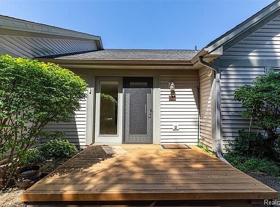 5th image of 21302 Juniper Ct #1