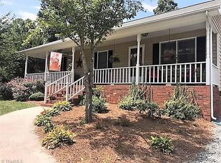 342 Oakwood Cir, Lexington, NC 27295