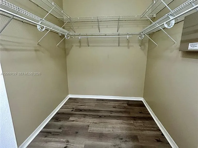 607 NE 35th Ave #607 — Photo 23