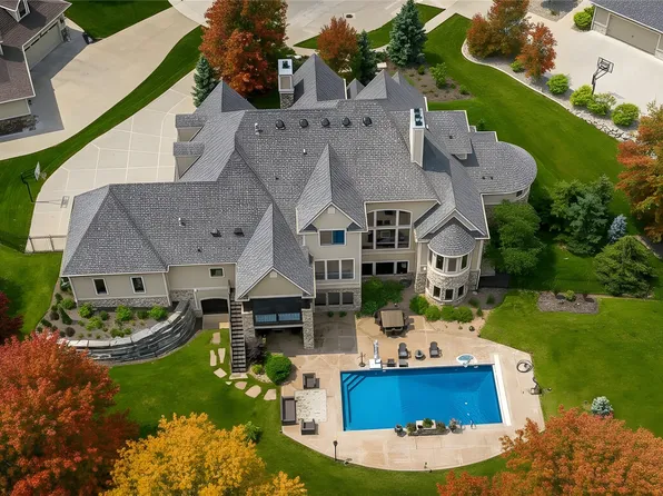 809 NE Bridge Creek Ct, Grimes, IA 50111