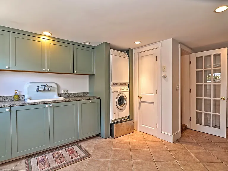 660 Washington St — Photo 27