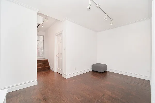 Rented by Living New York | media 7