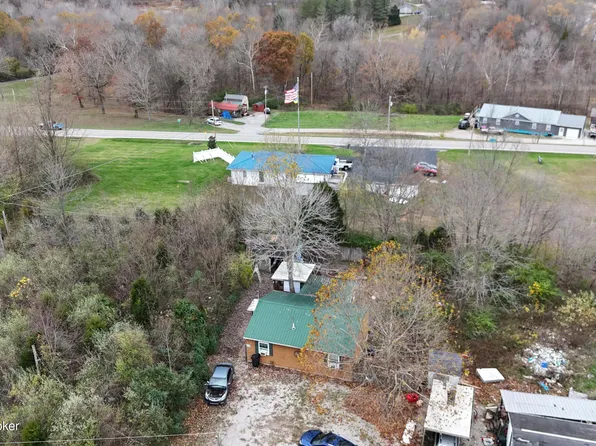 45 E Fentress Village Ln, Mc Daniels, KY 40152