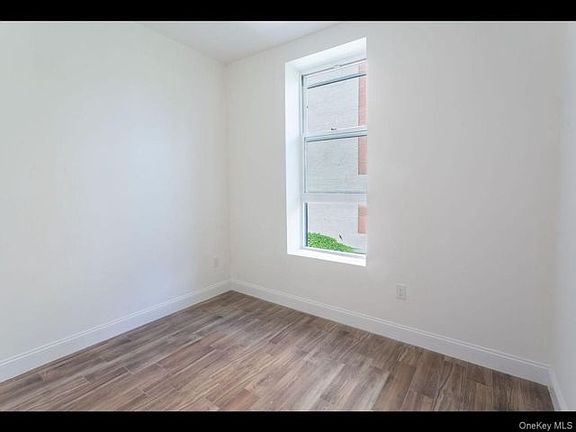 4th image of 1062 Clay Ave #2B