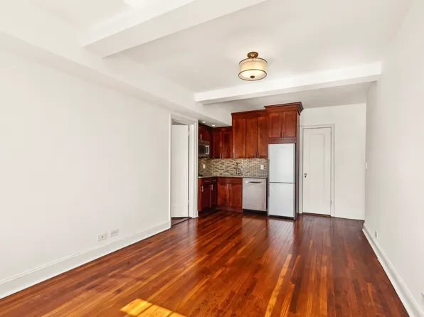 5 Tudor City Place image 4 of 22