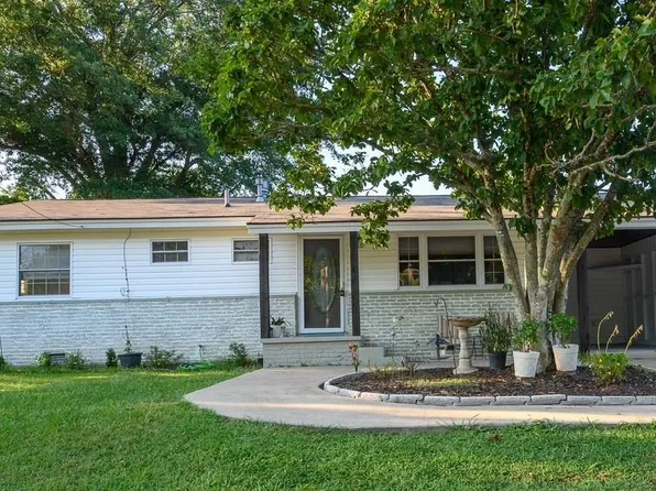 1301 Reeves Ave, Mena, AR 71953