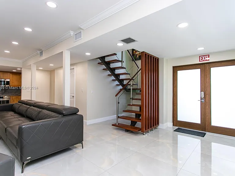 1022 Adams St — Photo 14
