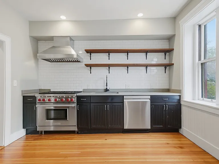 457 Washington St #7 — Photo 4
