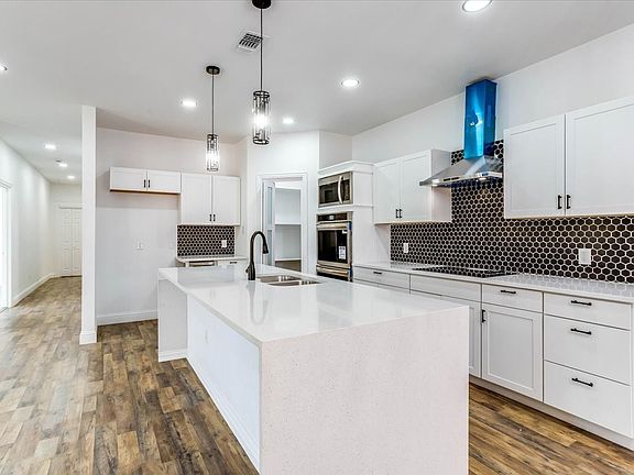 5th image of 2726 Carpenter Ave