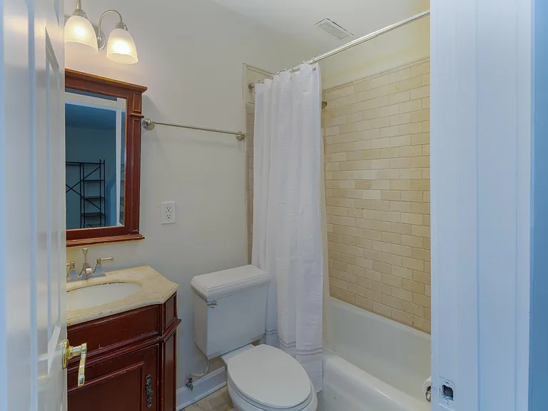 13 Elizabeth St #B — Photo 25
