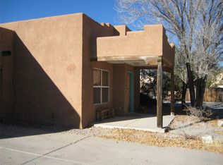 6698 Camino Rojo, Santa Fe, NM 87507