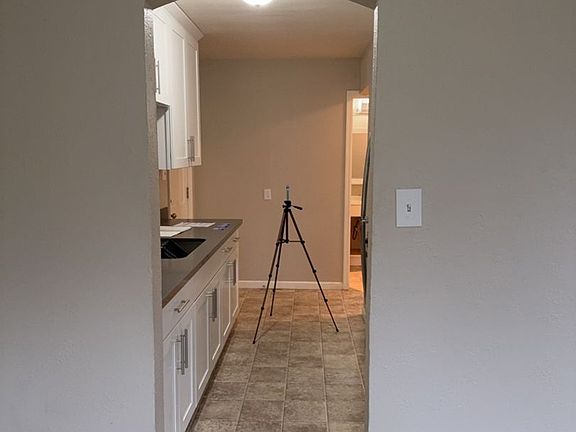 5th image of 5404 S M St #6