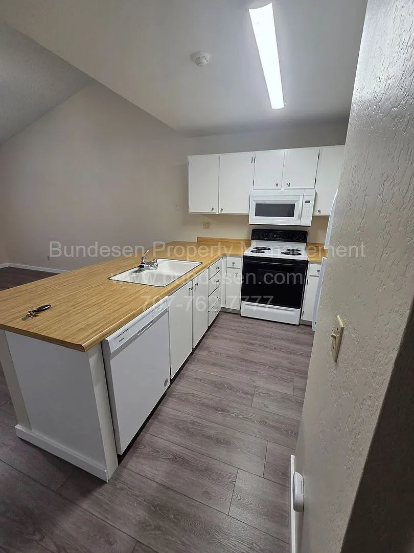 Recently Updated 2-Bedroom Cotati Condo with Spacious Back Patio ~ 27 Arbor Court, Cotati — Photo 2