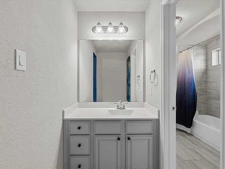 2417 Lake Mist Dr — Photo 40