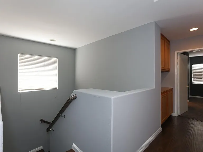 9122 Lemona Ave — Photo 10