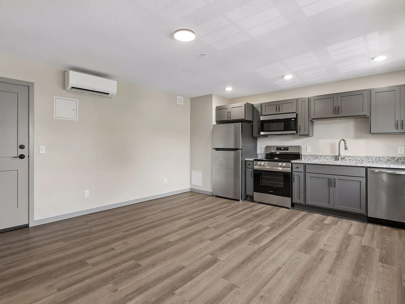 1 bed, 478 sqft, $1,350 — Photo 2