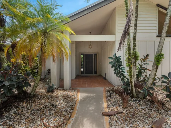 2111 Racquet Club, Palm City, FL 34990