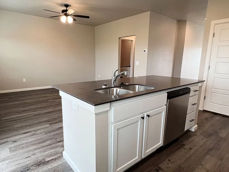 7713 Owen Ln — Photo 10