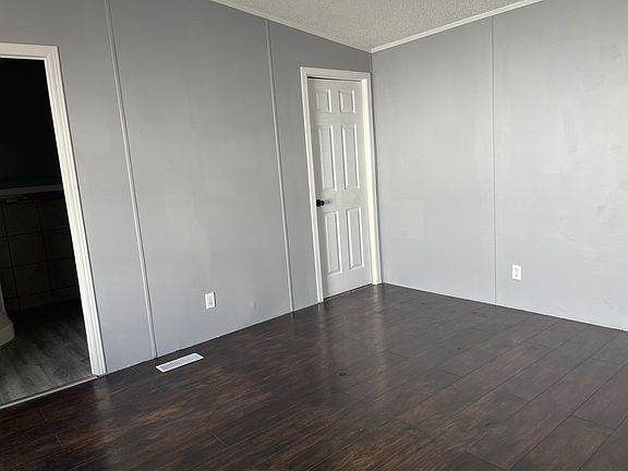 4th image of 111 N Forest Dr #U43