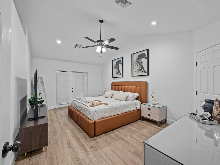 2400 Seaford Dr — Photo 16