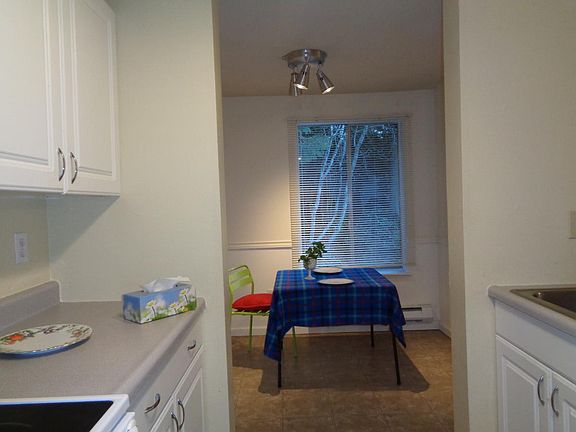Kitchen - looking towards dining room/den