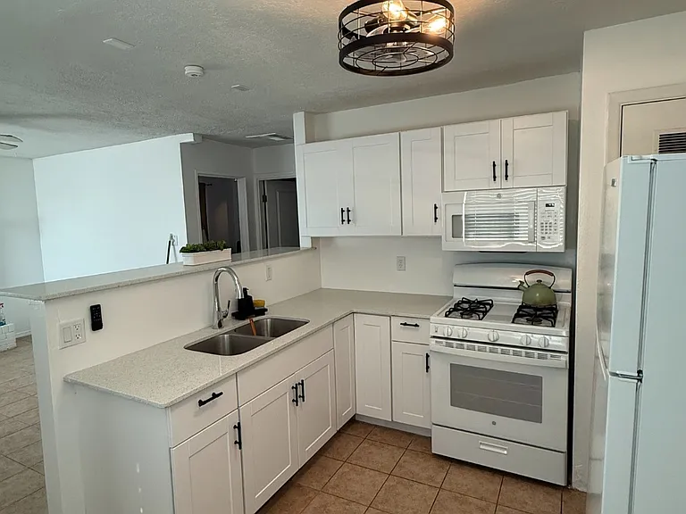 2604 Mesa St SE — Photo 10