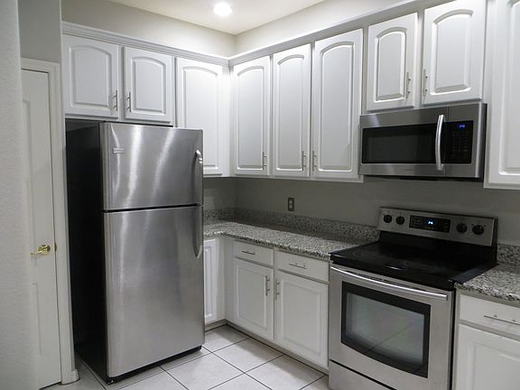 2nd image of 13434 Fountainbleau Dr