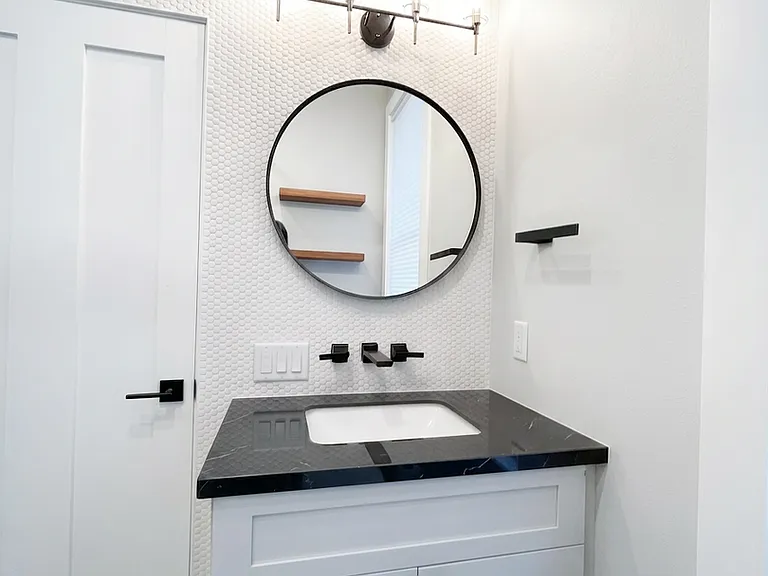 218 N French St — Photo 17