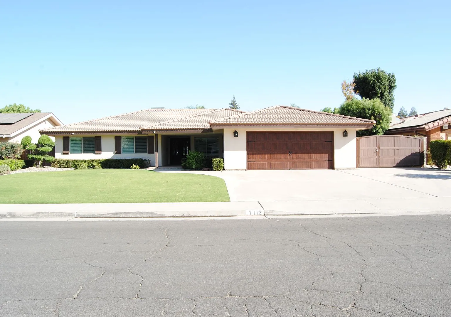 7112 Darrin Avenue — Photo 1