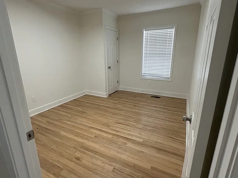 1475 Clancy St — Photo 6