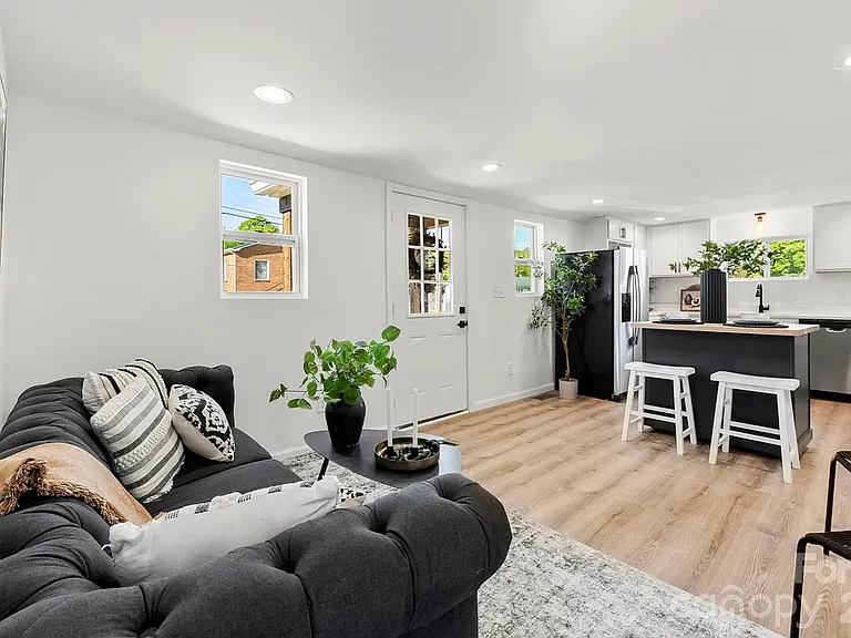 300 Cherry St — Photo 10