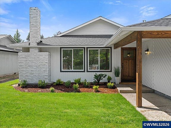 4th image of 13272 Aspen Way NE