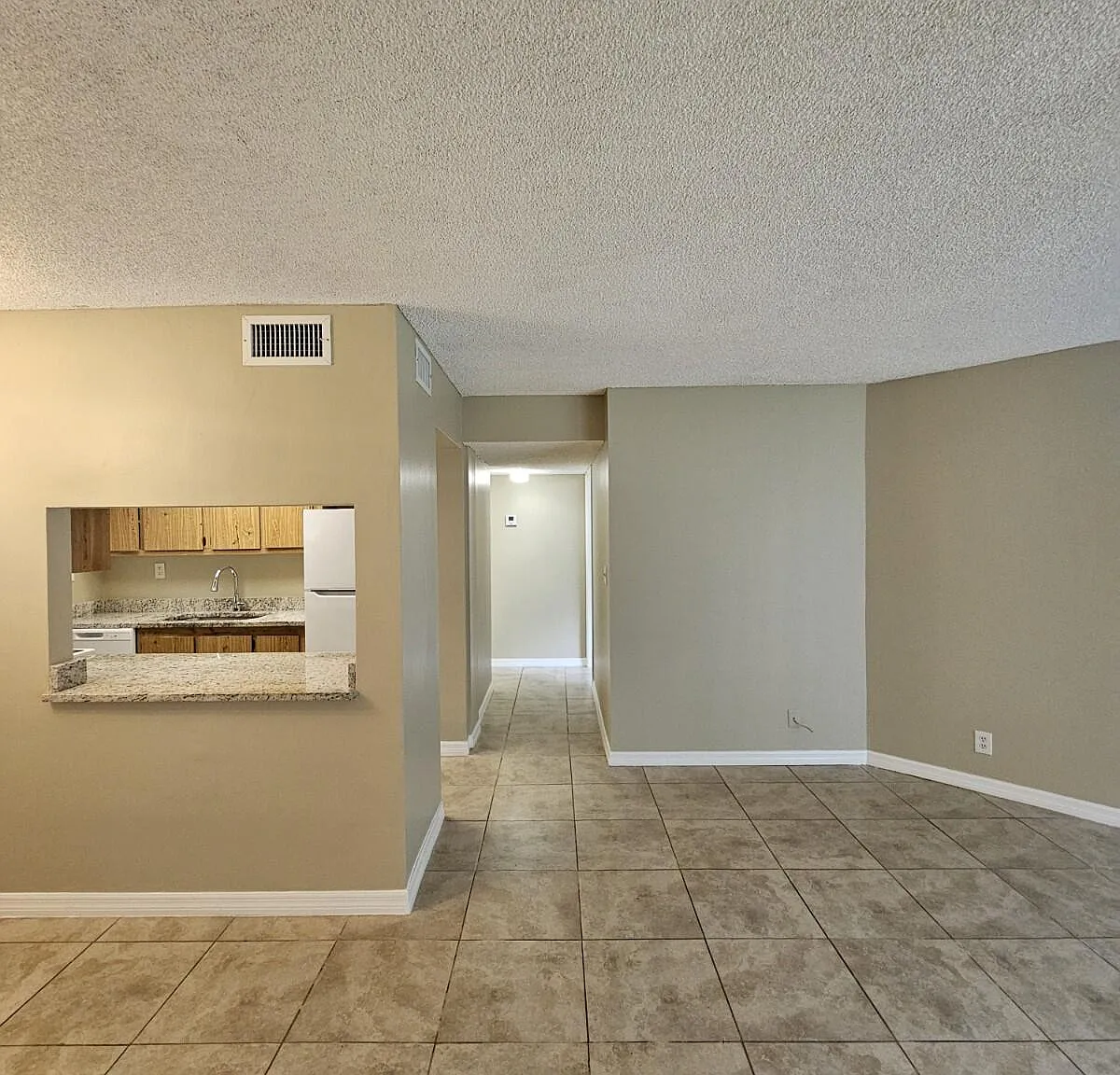 1 bed, 1.0 bath, 775 sqft, $1,525 — Photo 3