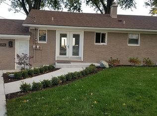 49194 Bayshore Dr, Chesterfield, MI 48047