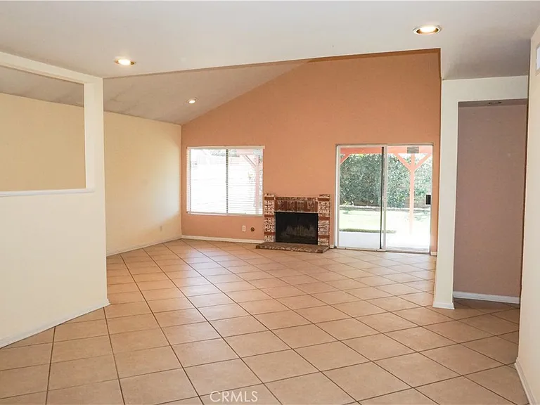 21848 Dupont St — Photo 5